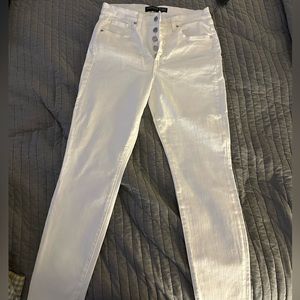 White Veronica beard skinny denim. Never worn